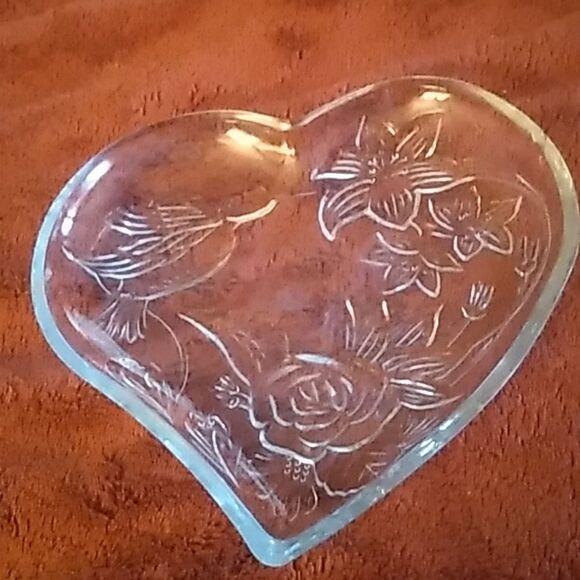Heart Shaped Dish  - Picture 1 of 2